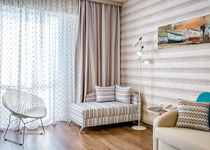 Курортный комплекс Hi Imperial Солнечный берег